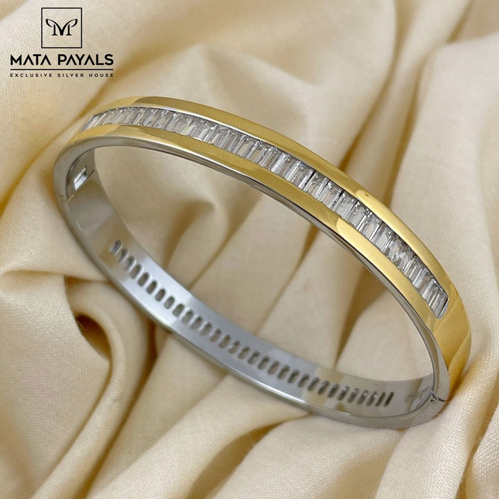 Dazzling Dual Tone Kada