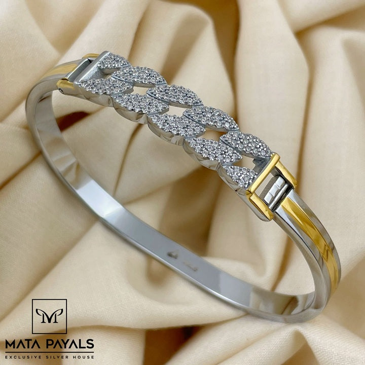 Charming Zircon Kada
