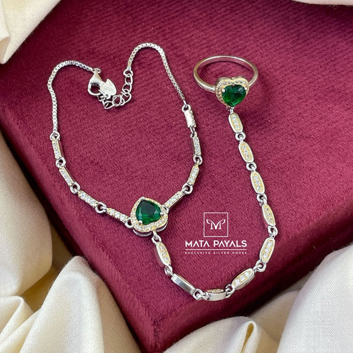 Green Stone Hathful
