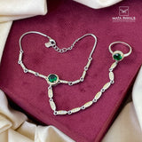 Pretty Green Hathful
