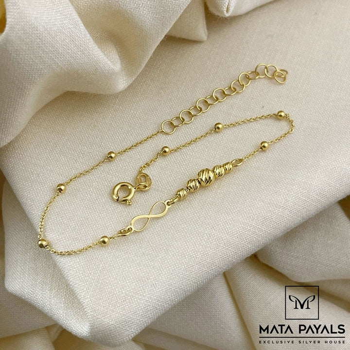 Elegant Gold Polish Bracelet