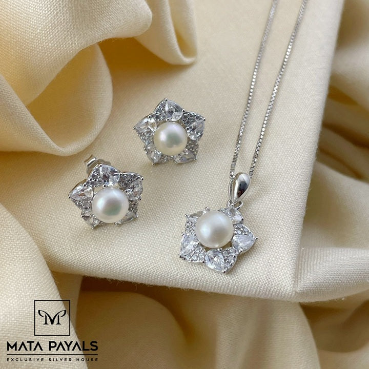 Zircon Pendant Set