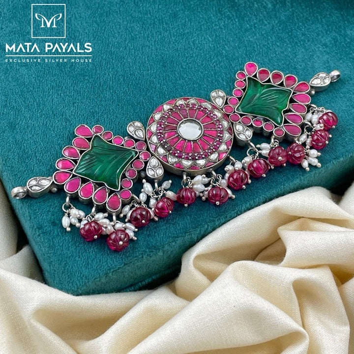 Illustrious Floral Kundan Choker
