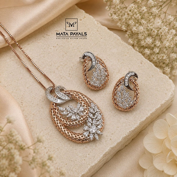 Luxurious Dual Tone Pendant Set