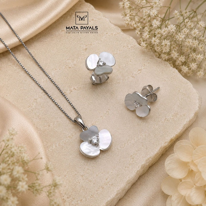 Precious Floral Pendant Set