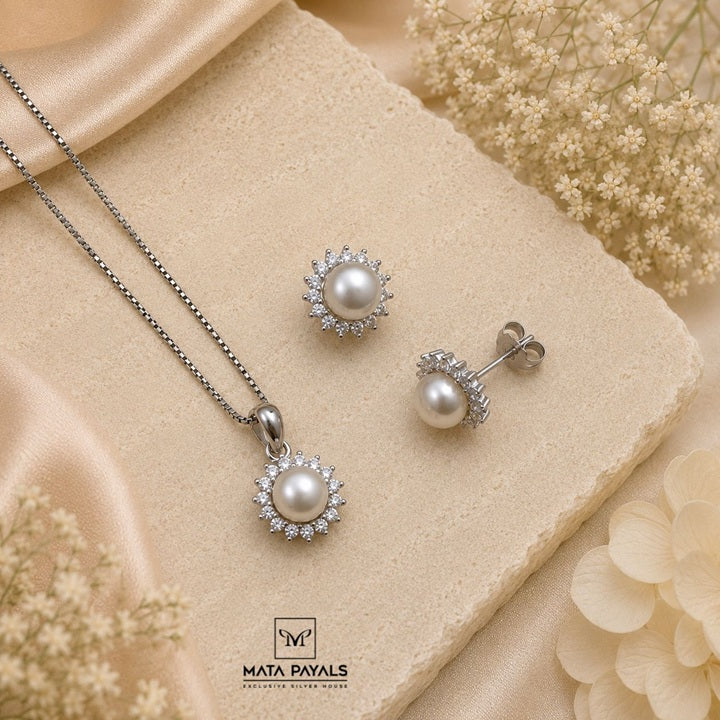 Ravishing Silver Pendant Set