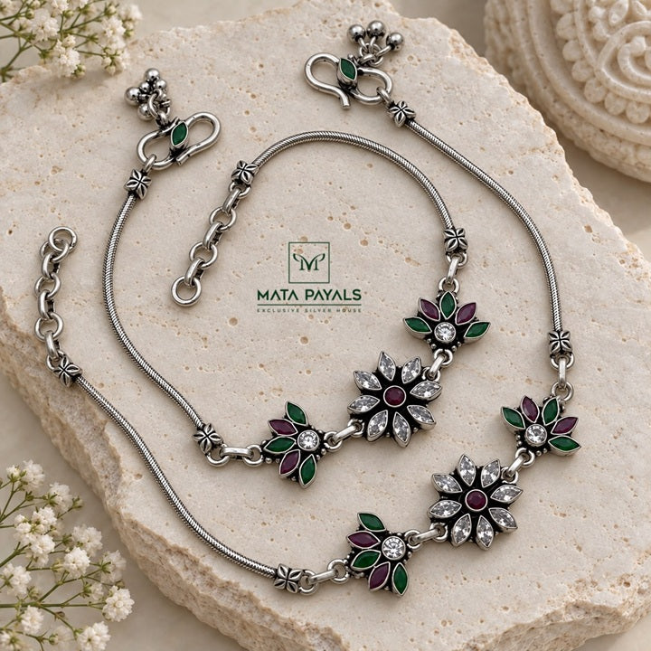 Fashionable Silver Floral Anklet