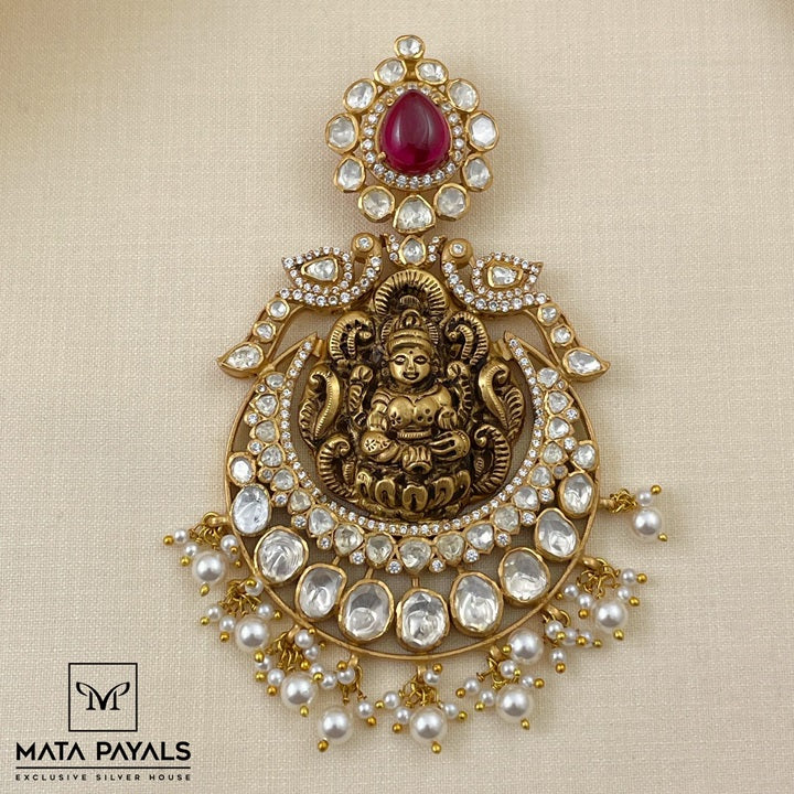 Divin Lakshmi Moissanite Pendant