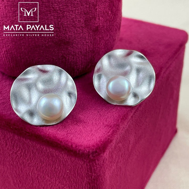 Plain Elegant Stud