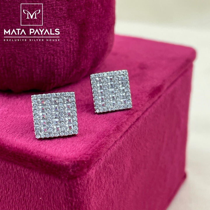 Simple Zircon Stud