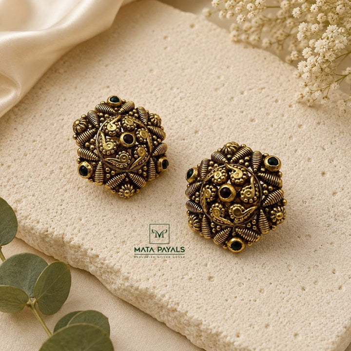 Gorgeous Gold Polish Stud