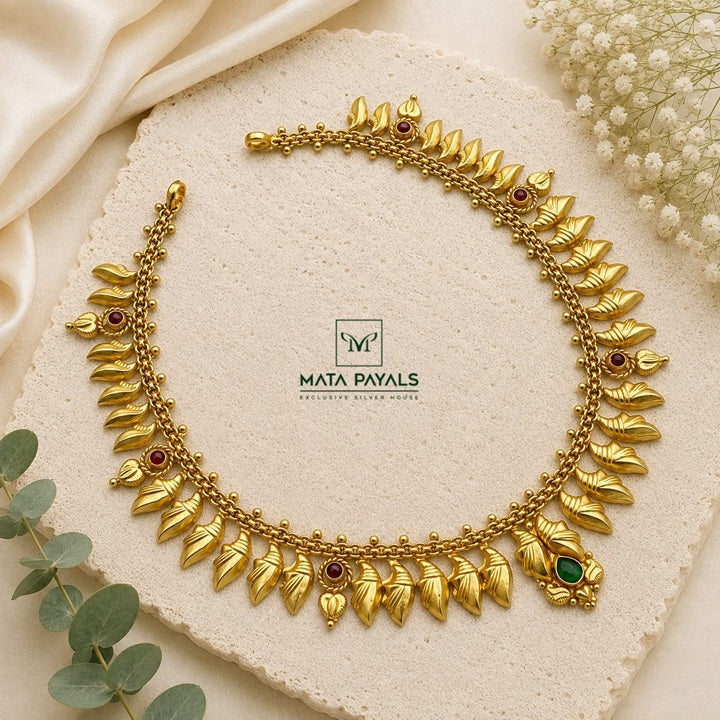 Attractive Gold Polish Necklace