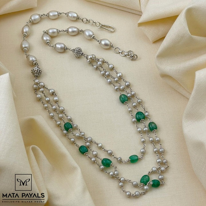 Attractive Beads and Onyx Chain