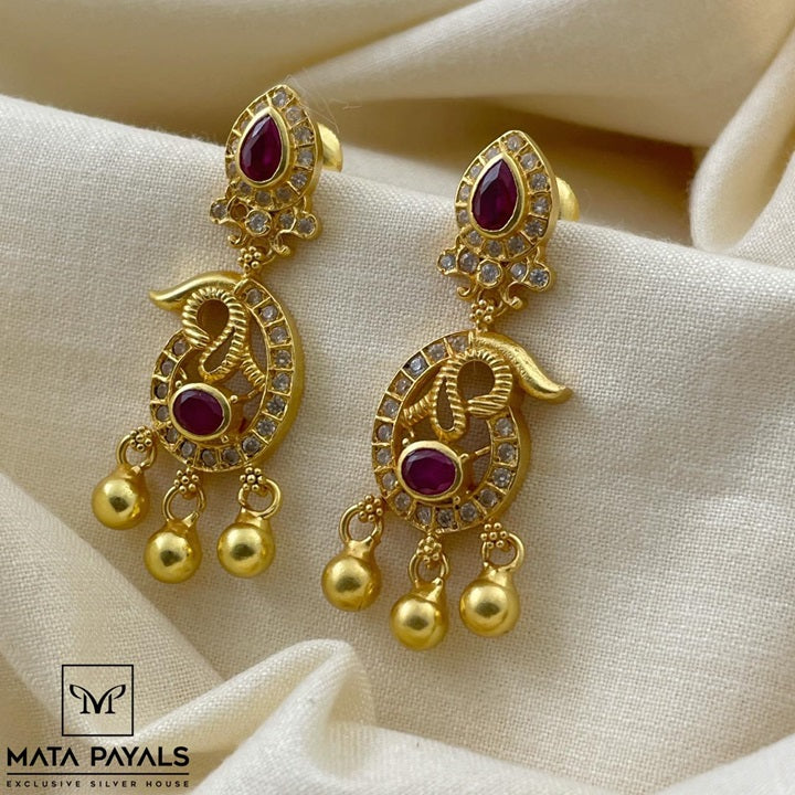 Gold Polish Cut Stone Hanging