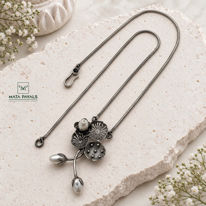 Pearl Floral Necklace