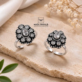 Ravishnig White Toe Ring