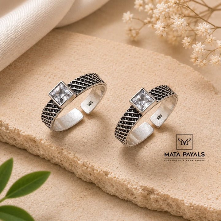Unique White Stone Toe Ring