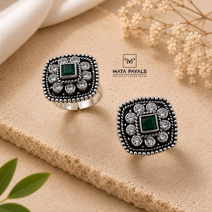 Charming Green Toe Ring