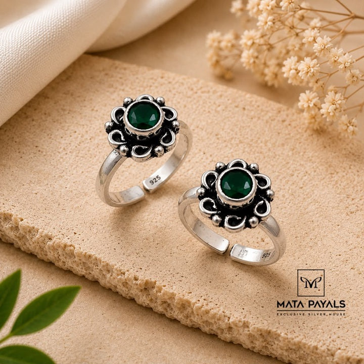 Beautiful Green Toe Ring