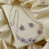 Beautiful Floral Pendant Set