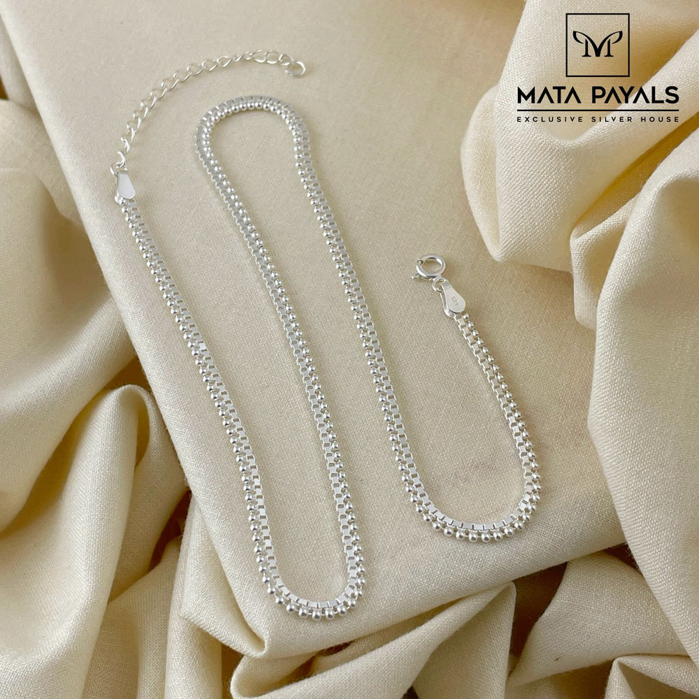 Attractive Plain Neckchain