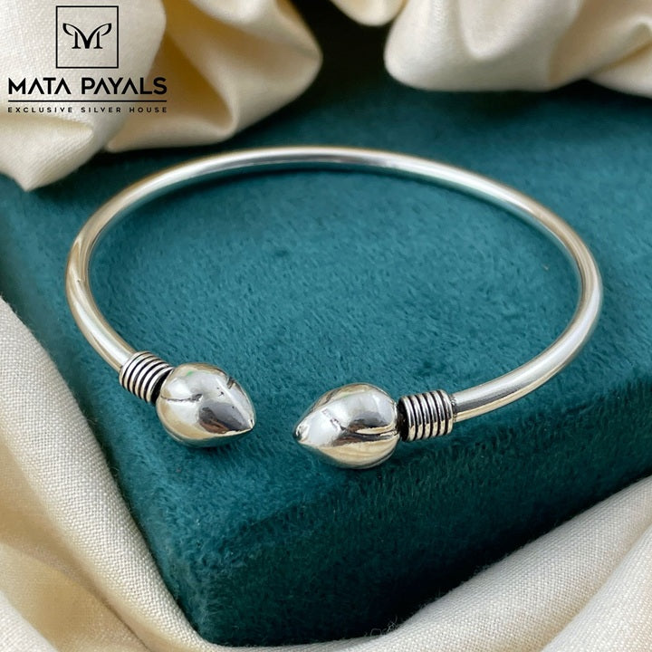 Trendy Oxidised Kada