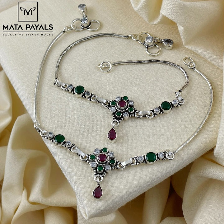 Unbelievable Floral Anklet