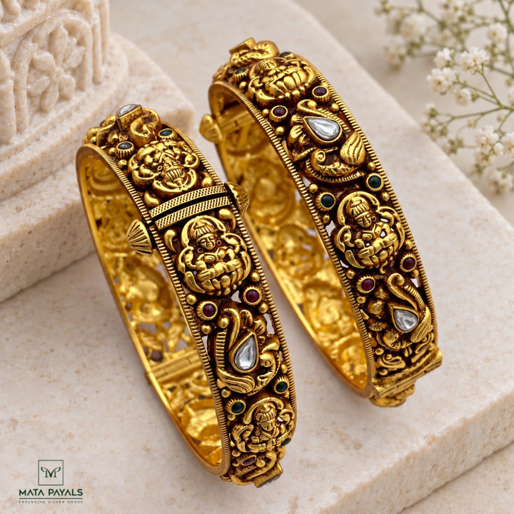 Impressive Silver Bangle