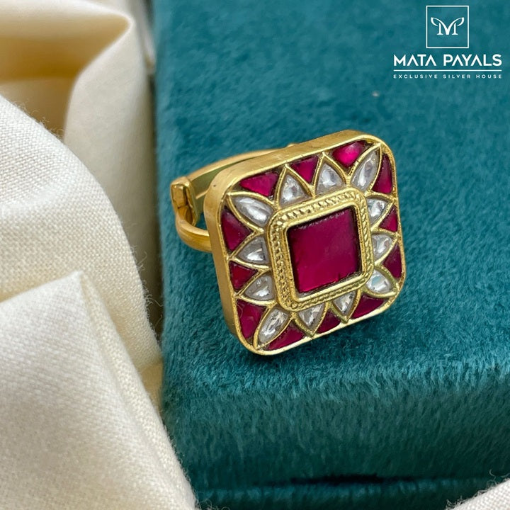 Ravishing Kundan Finger Ring