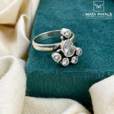 White Stone Finger Ring