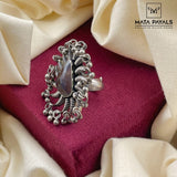 Pretty Silver Finger Ring