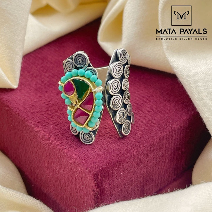 Artistic Dual Tone Finger Ring