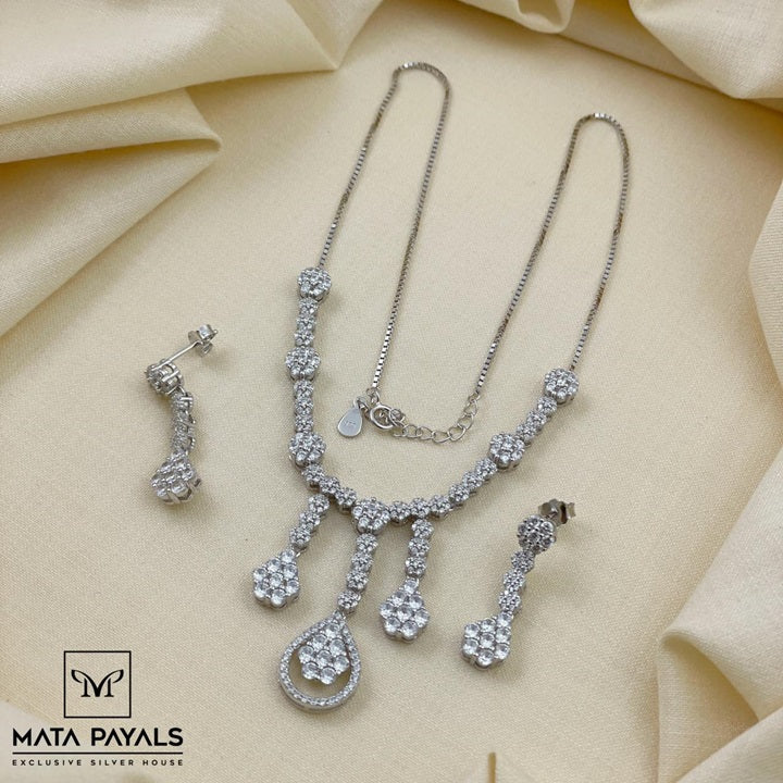 Shiny Silver Zircon Necklace