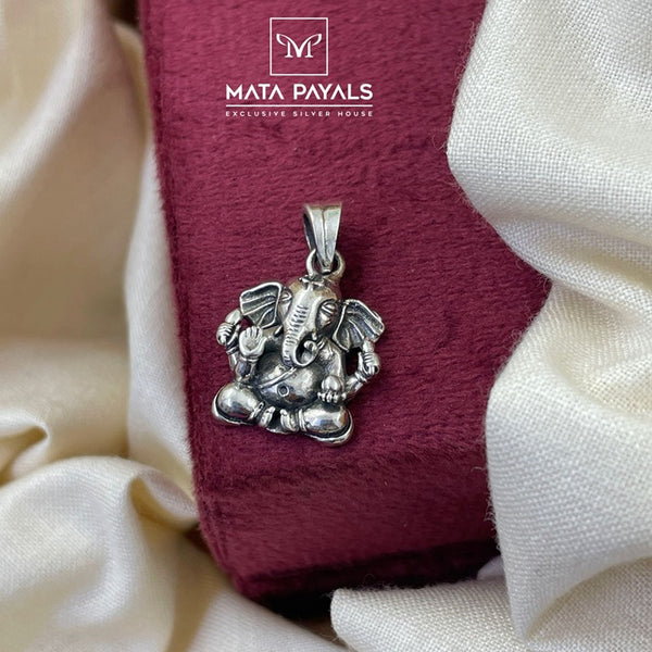 Elegant Oxidised Ganesha Pendant