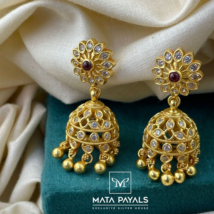 Ravishing Cut Stone Jumka