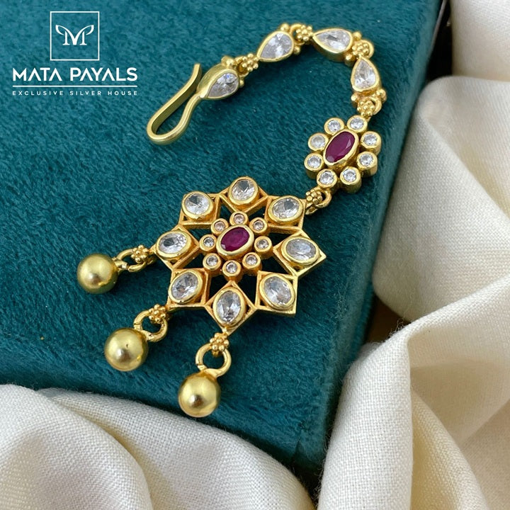 Elegant Gold Polish Mangtika