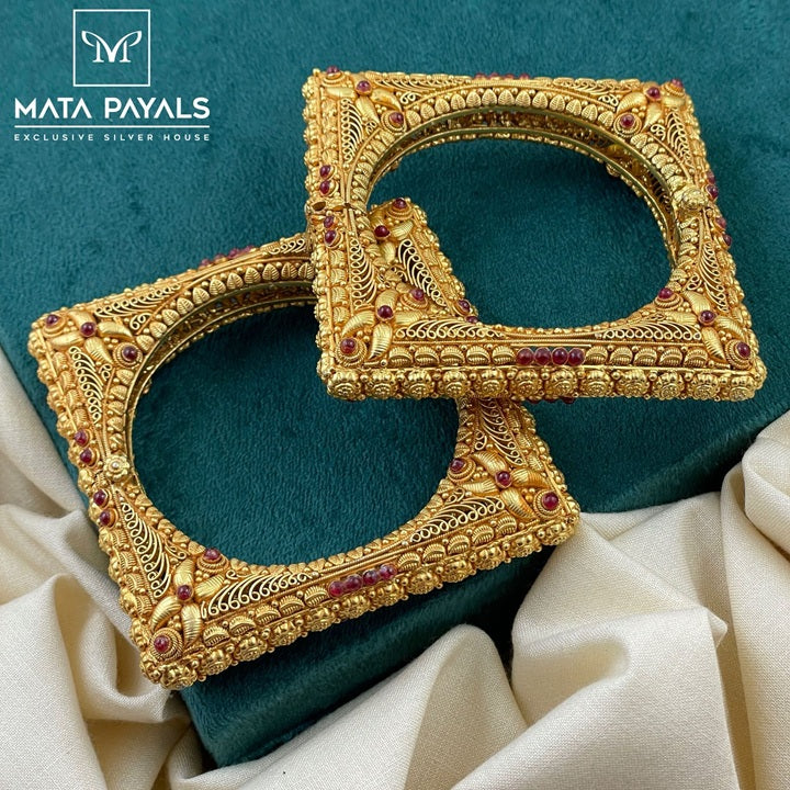 Astonishing Square Filigree Bangle – Matapayals