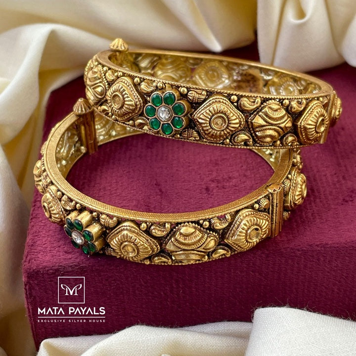 Impressive Gold Polish Bangle