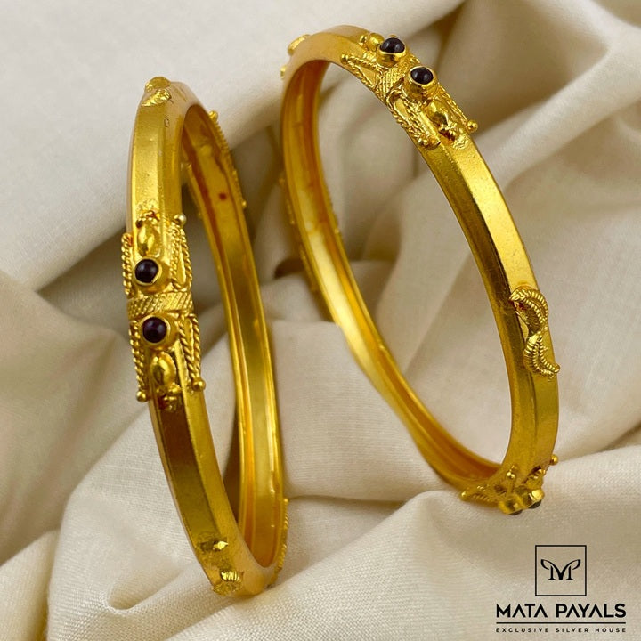 Unique Gold Polish Bangle