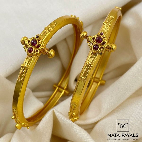 Ethnical Gold Polish Bangle