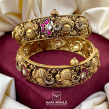 Traditional Gold Polish Bangle