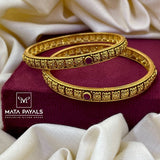 Attractive Gold Polish Bangle