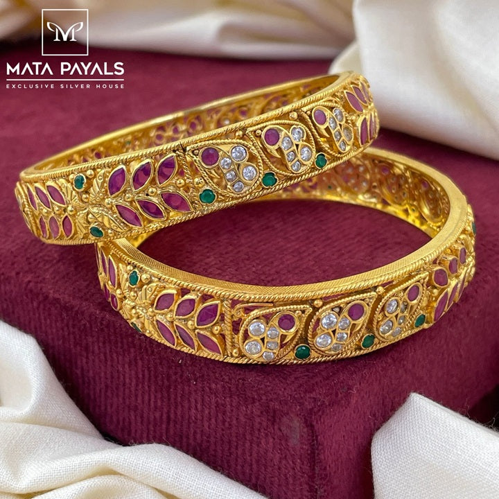 Traditional Gold Polish Bangle
