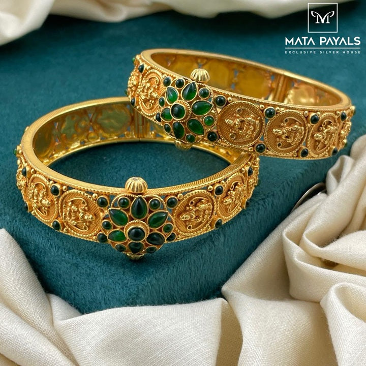 Grandeur Lakshmi Kasu Bangle
