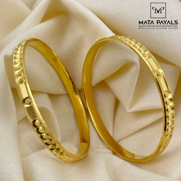 Pretty Gold Polish Bangle