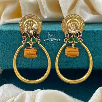 Good Looking Kundan Chandbali