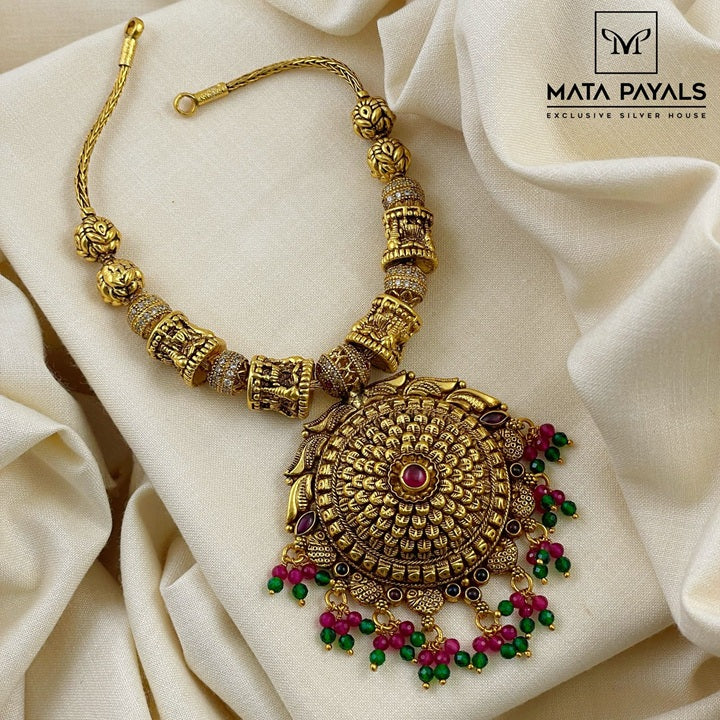Luxurious Gold Polish Necklace