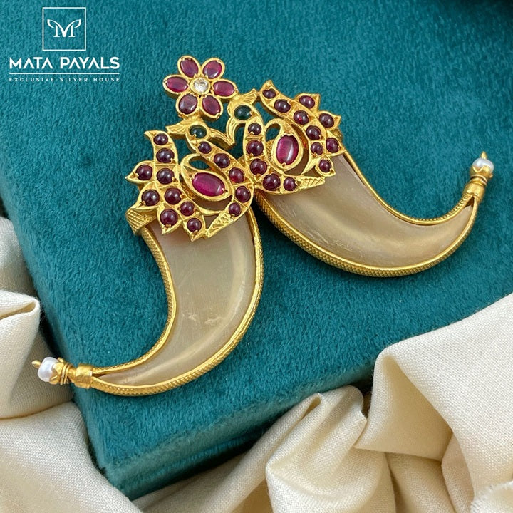 Dazzling Swan Carved Pendant