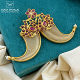 Dazzling Swan Carved Pendant