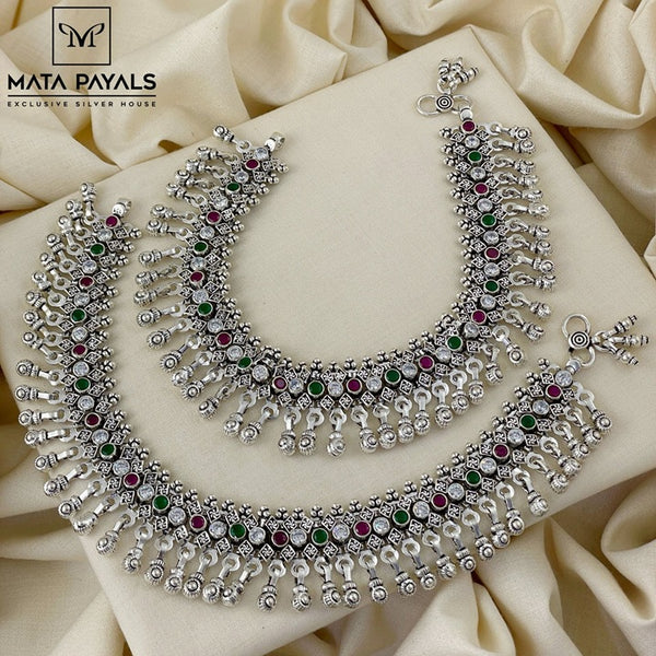 Dazzling Oxidised Cut Stone Anklet